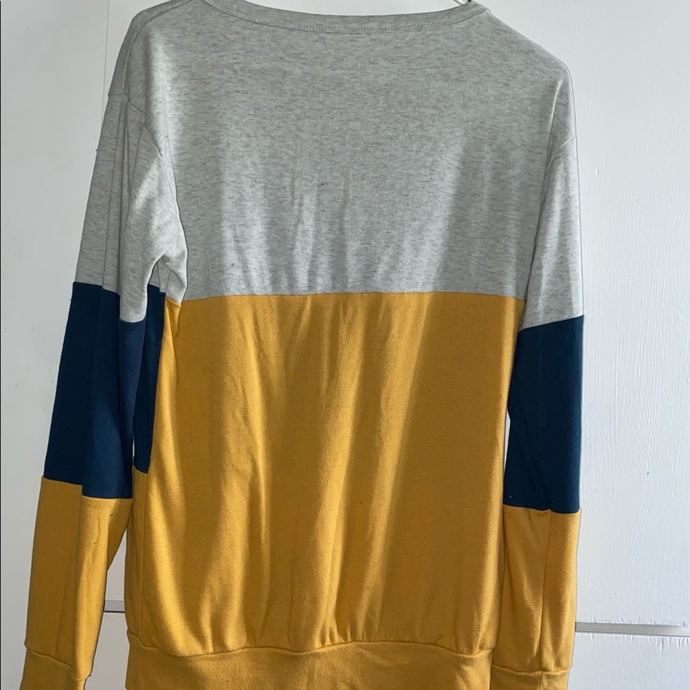 Color Block Top - Picture 2 of 2